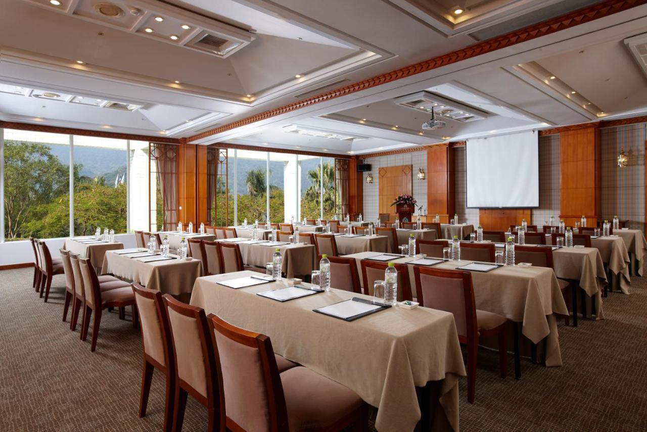 Hotel Royal Chihpin Wenquan Exterior photo The meeting room