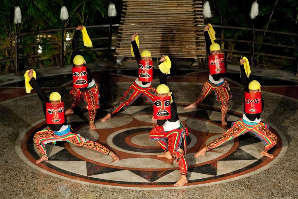 Hotel Royal Chihpin Wenquan Exterior photo The traditional dance of the Tausug people